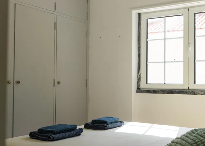 Drop In Ericeira בית הארחה