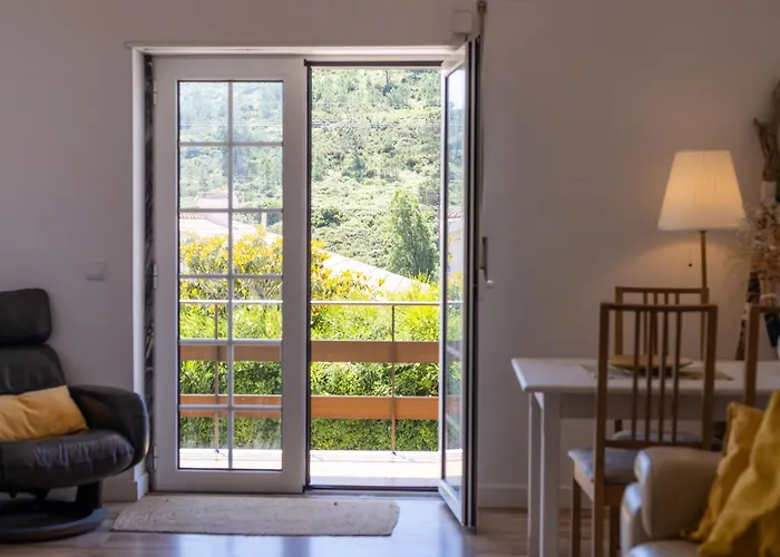 Drop In Ericeira בית הארחה *